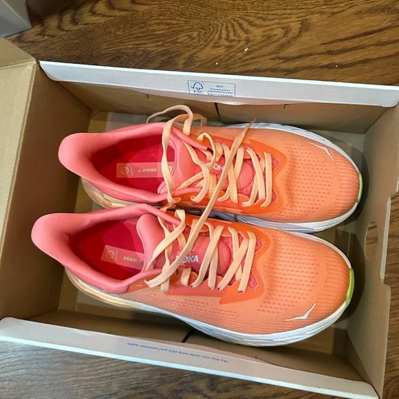 NWT Anthropologie Hoka Arahi 7 - Picture 2 of 5